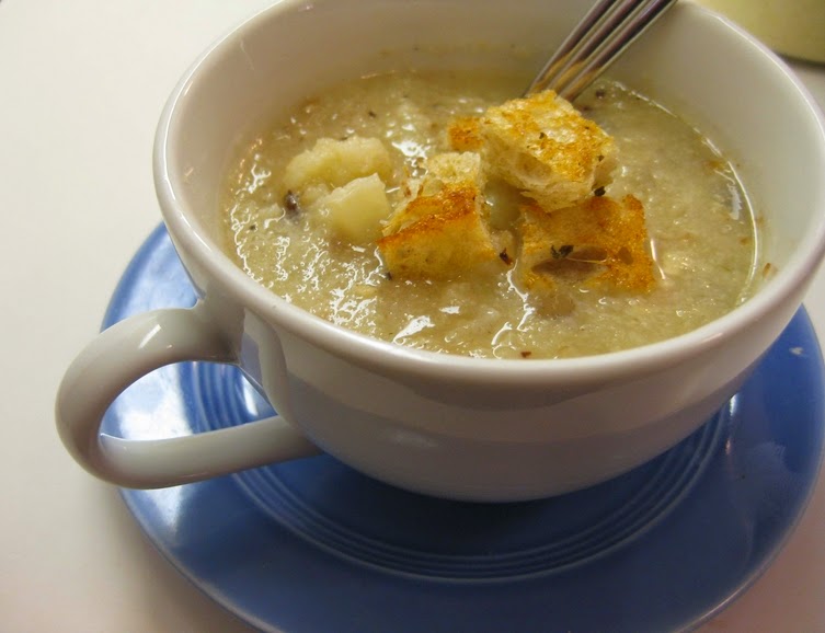 Sopa de Couve-Flor com Avelã (vegana)