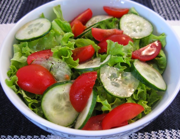Salada de Alface, Pepino e Tomate Cereja (vegana)