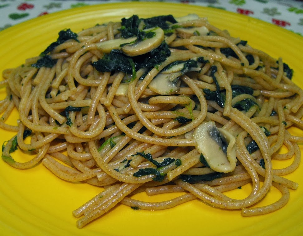 Espaguete com Cogumelos e Espinafre (vegana)