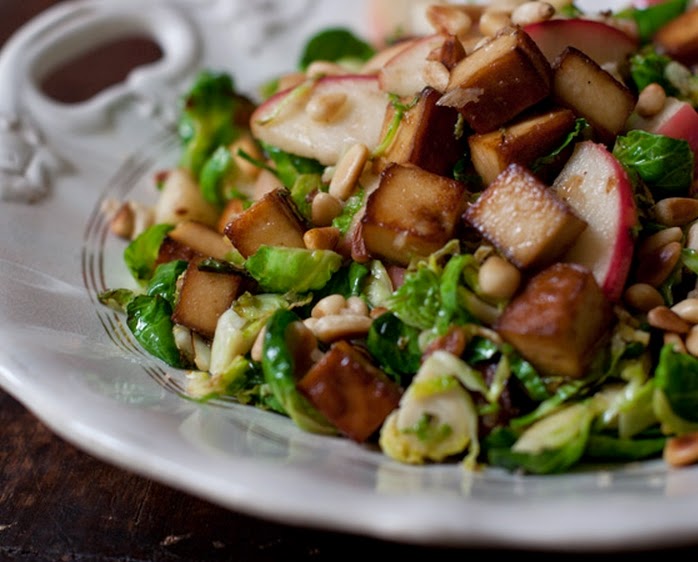 Couve-de-Bruxelas com Tofu e Maçã (vegana)