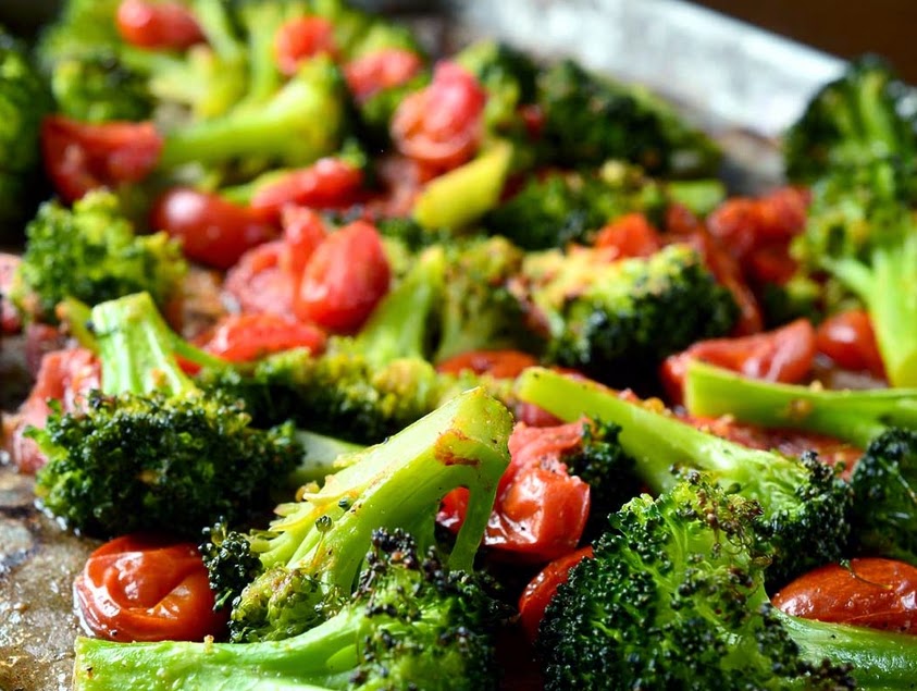 Brócolis e Tomates Assados (vegana)