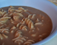 Sopa de Feijão e Macarrão de Milho (vegana)