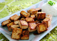Cubinhos de Tofu ao Shoyu, Gengibre e Alho (vegana)