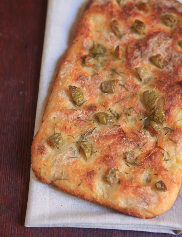 Focaccia com Azeitonas e Alecrim (vegana)