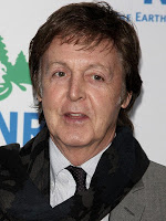 Paul McCartney diz que via vegetarianos como "fracotes" quando criança