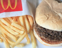 Projeto fotografa há 2 anos lanche do McDonald's que não apodrece