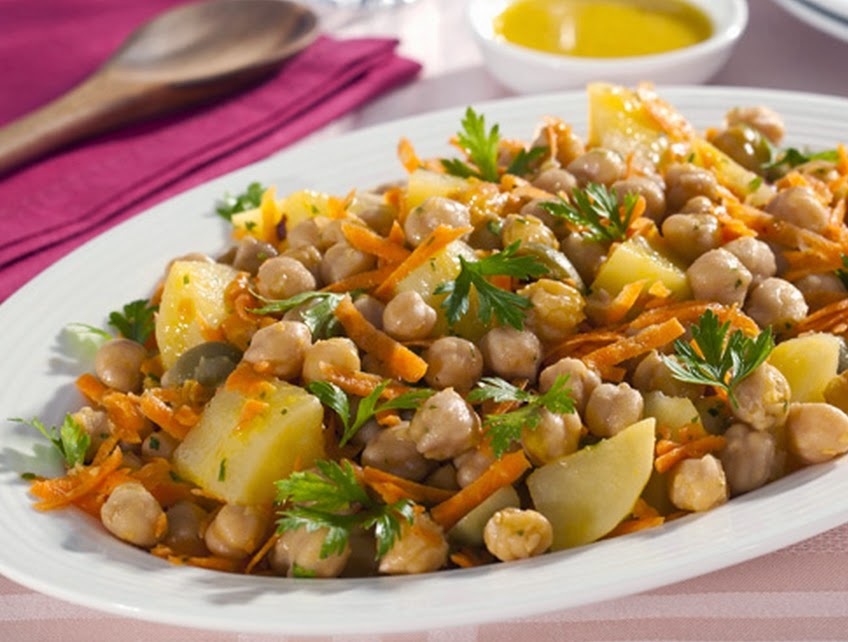 Salada de Grão-de-Bico, Cenoura e Batata (vegana)