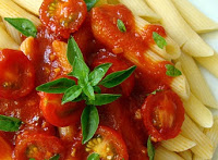 Penne com Tomates e Manjericão (vegana)