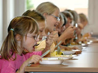 Governo francês proibe vegetarianismo nas escolas