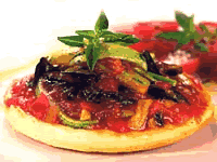 Mini Pizza com Cebola, Abobrinha e Tomate