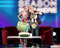 Lady Gaga e Ellen Degeneres; cantora ganhou vestido vegetariano durante o programa