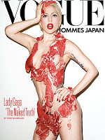 Lady Gaga veste carne crua na capa da Vogue Hommes Japan